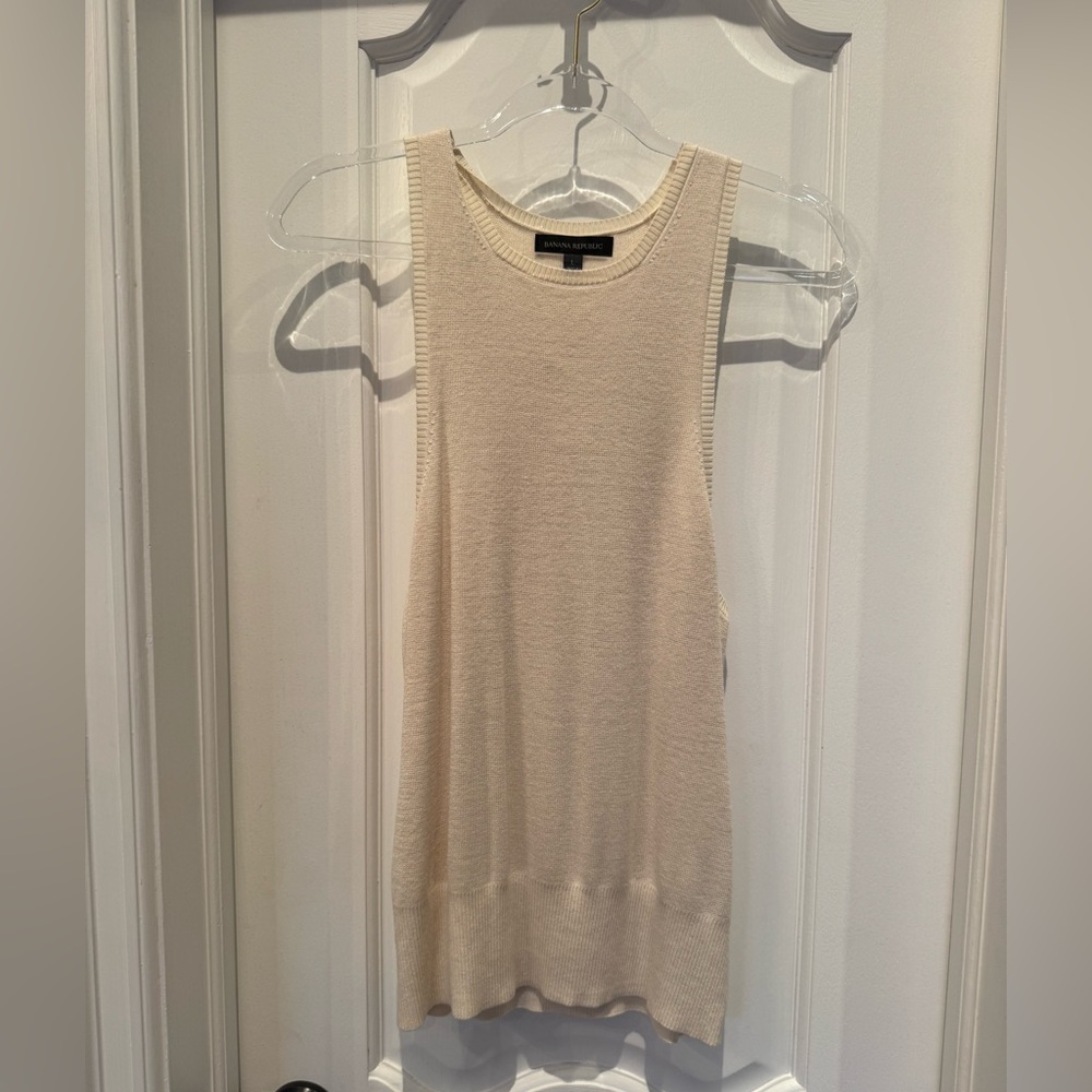 NWT Banana Republic Sleeveless Knit Sweater Tank – Size L